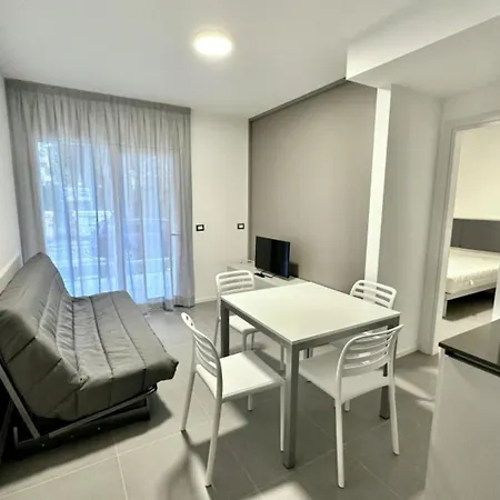 Cozy Flat With Garden And Pool Apartman Bibione