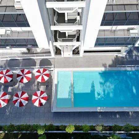 Cozy Flat With Garden And Pool Apartman