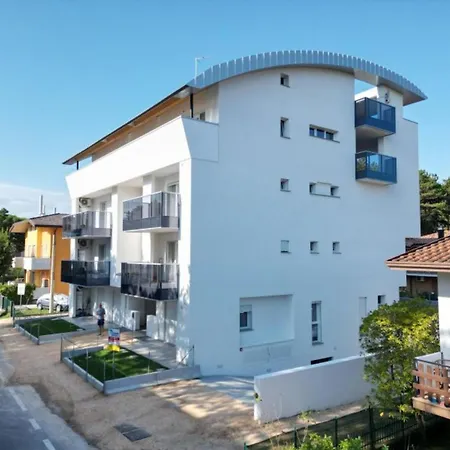Cozy Flat With Garden And Pool Apartman
